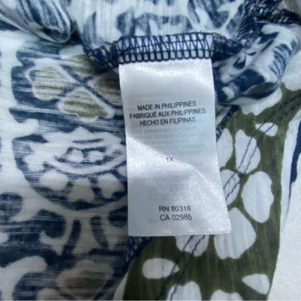 Lucky Brand Short Sleeve 1X Pullover Top Cotton Blend Comfy Casual V Neck Flowy - Picture 7 of 12